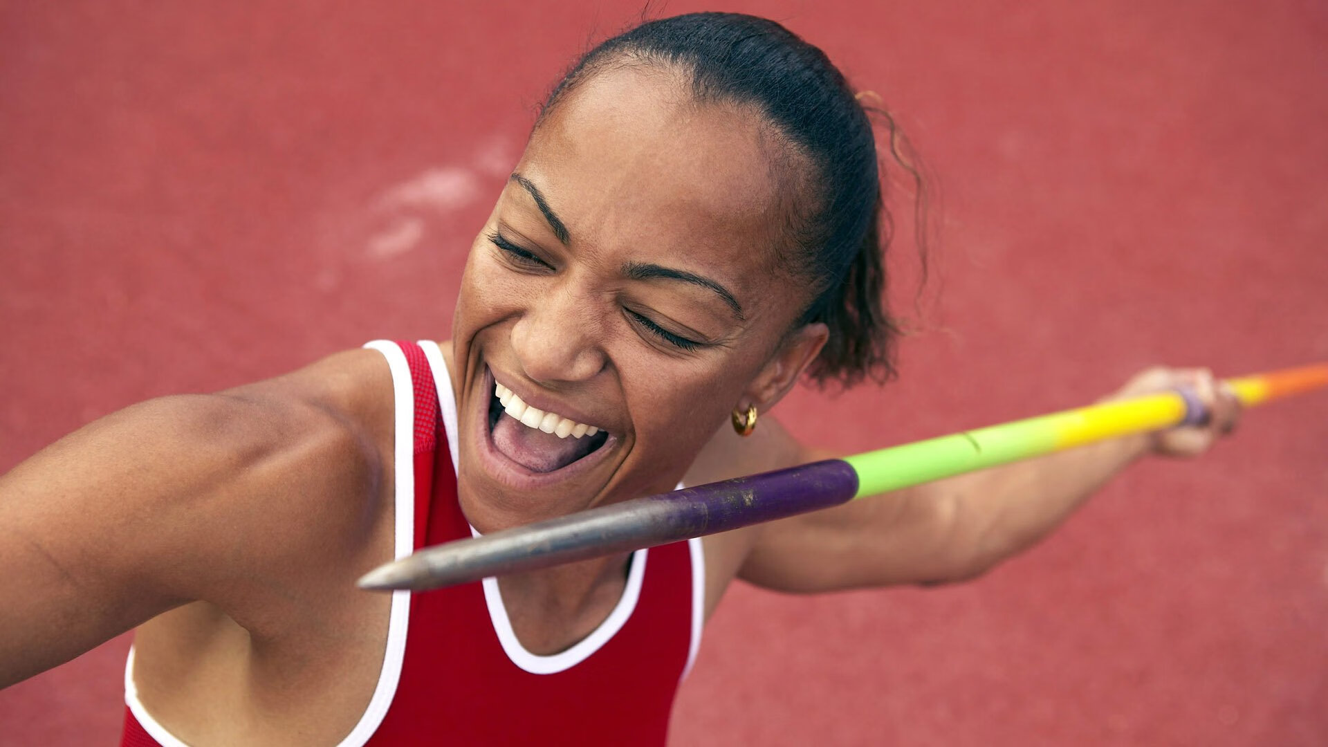 红蓝大战燃烧起，球场上的激情不容忽视，红蓝大战是什么意思