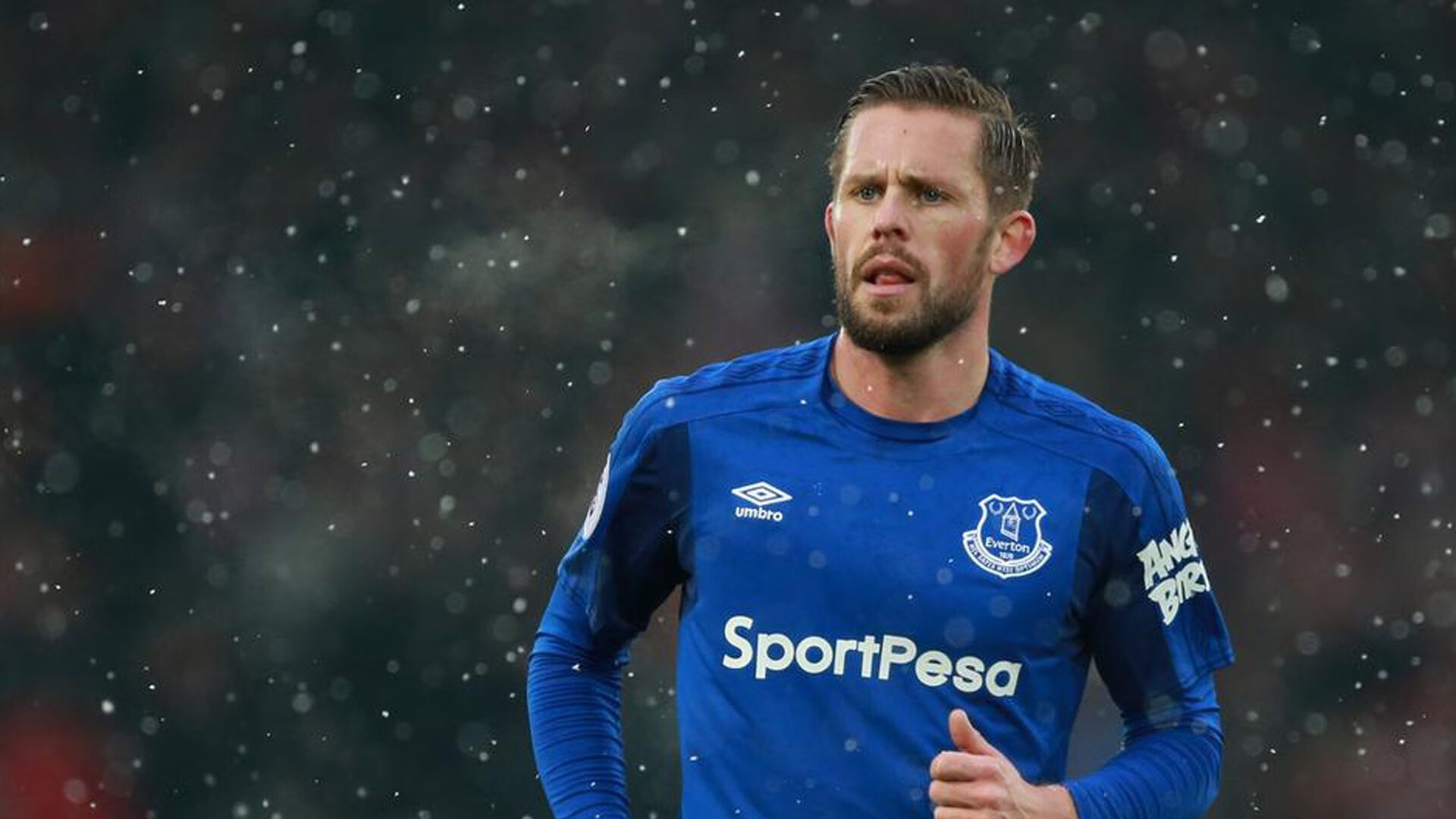 联赛进入关键阶段，球队火力全开，联赛球员